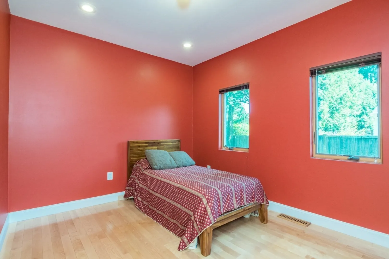 62 Fairview Ave Photo 15