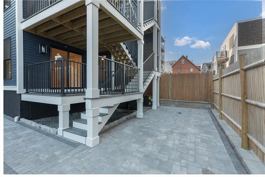 148 Falcon St #1 Photo 17