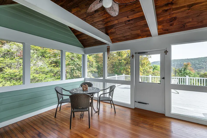 168 Cobble Road Photo 9