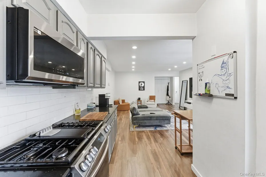 250 N Broadway  #5B Photo 7