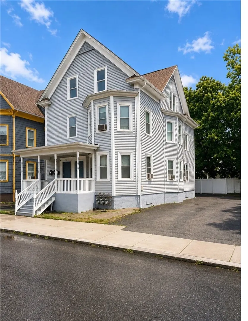 40 Norwich Avenue  #3 Photo 1