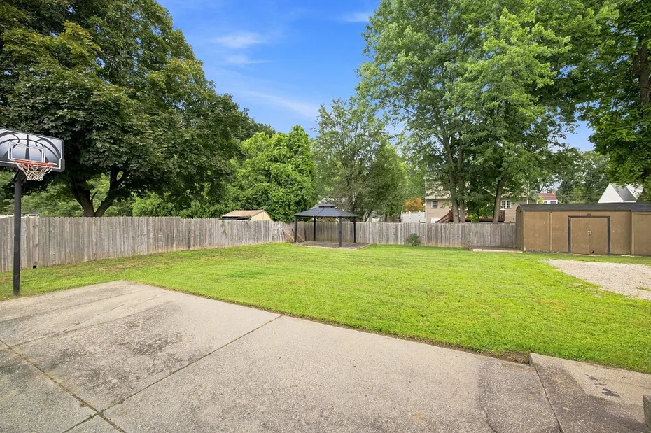 63 Martel Rd Photo 13