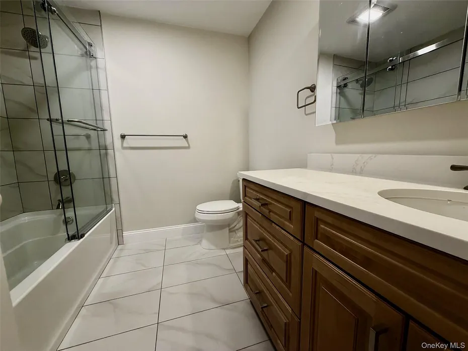4 Webster Place Photo 12