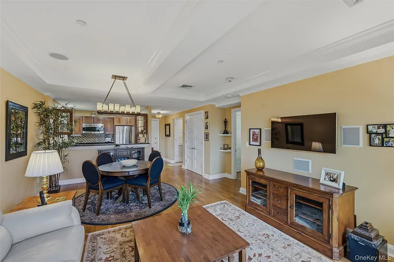 225 Stanley Avenue  #107 Photo 2