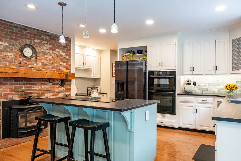 98 Dean Road Photo 12