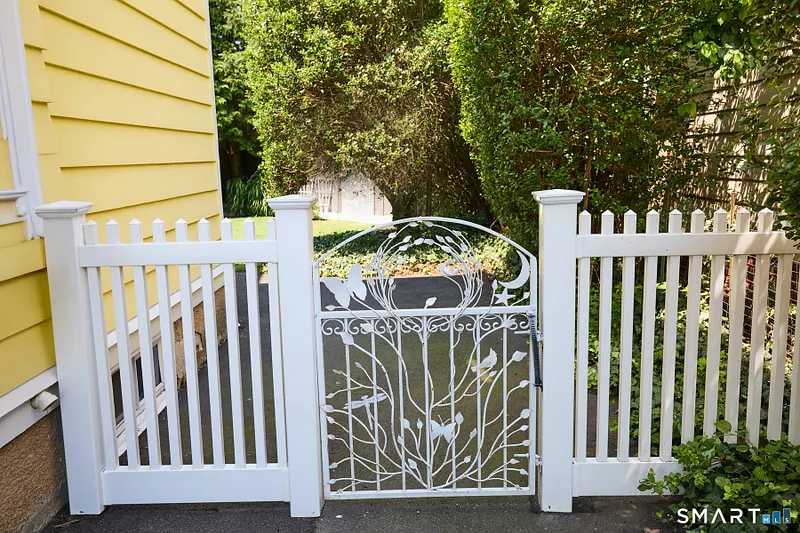 80 Dixon Street Photo 3