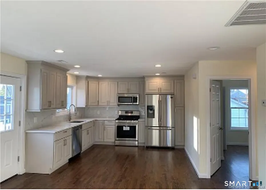 63 Soundview Avenue  #2 Photo 5