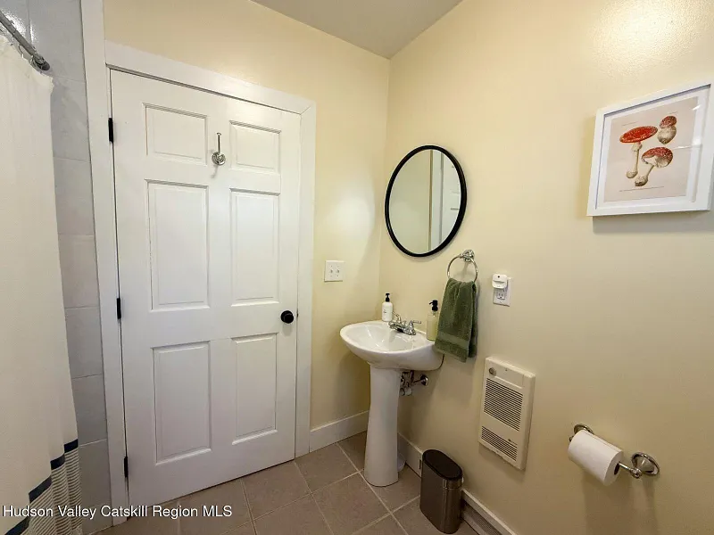 2211 W Hubbell Hill Road Photo 30
