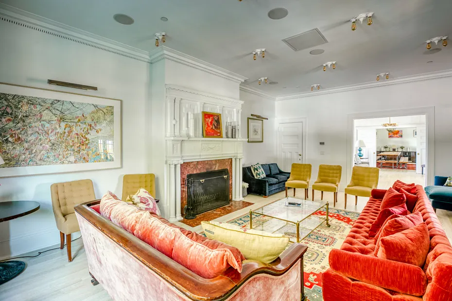 2 Kemble St Photo 16