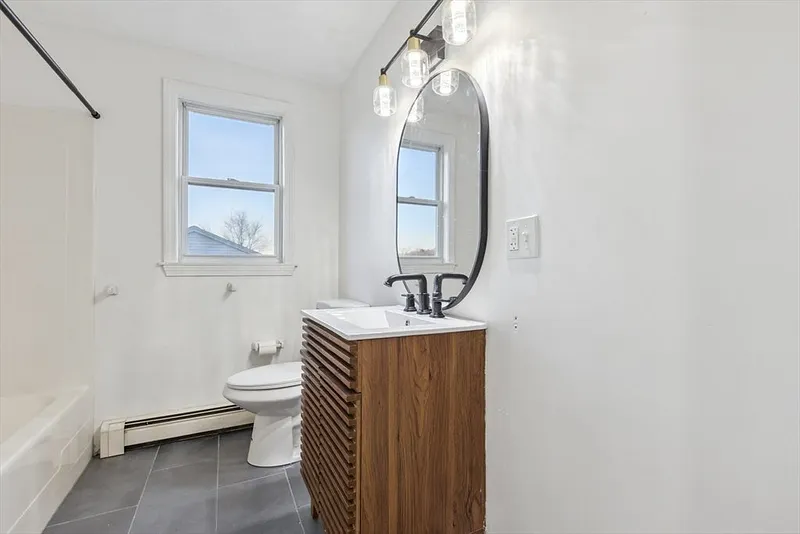 51 Belmont Ave Photo 11