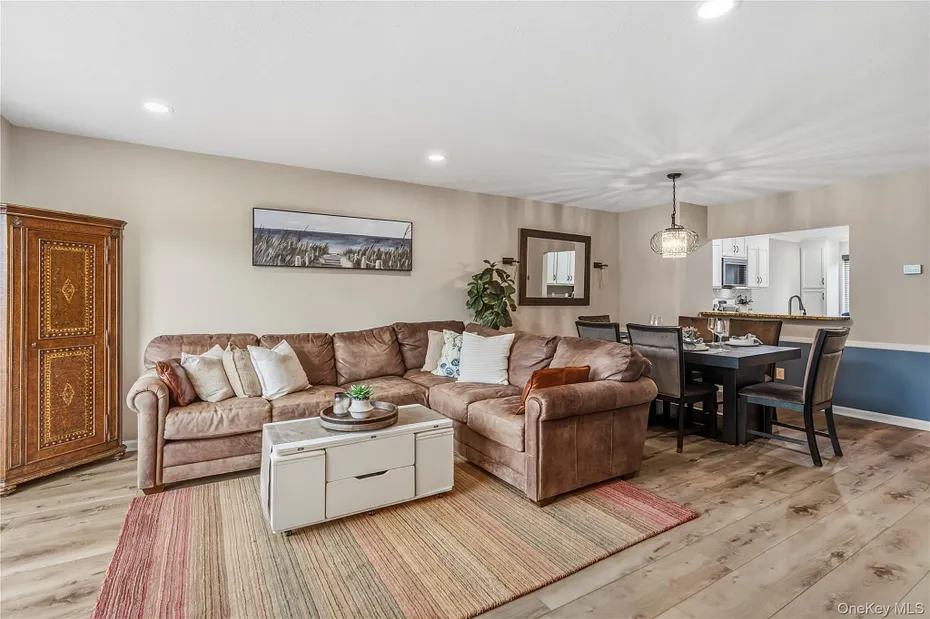 1404 Scarborough Drive Photo 10