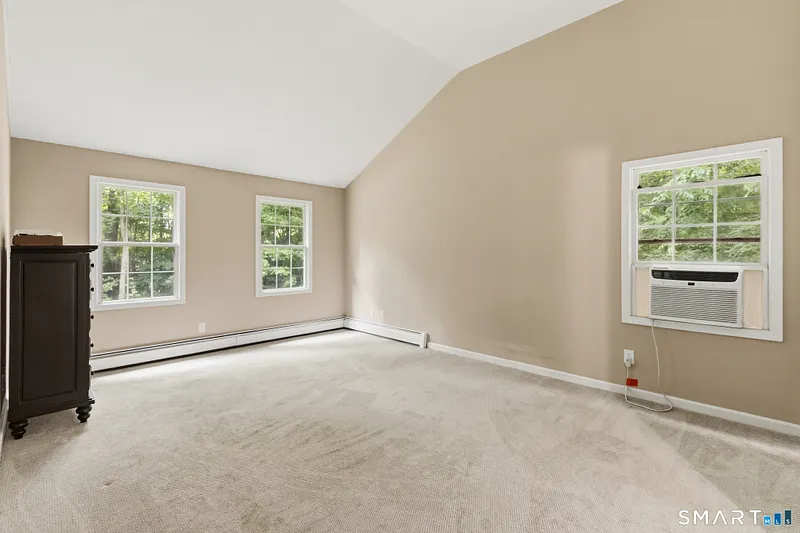 436 Tiffany Lane Photo 14