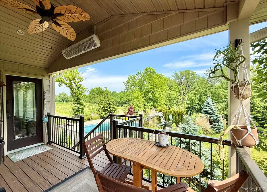 26 Bridle Lane Photo 14