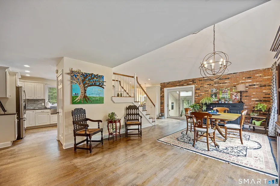 130 Fairhaven Drive Photo 8
