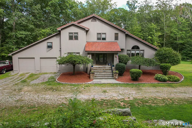 130 Fairhaven Drive Photo 7