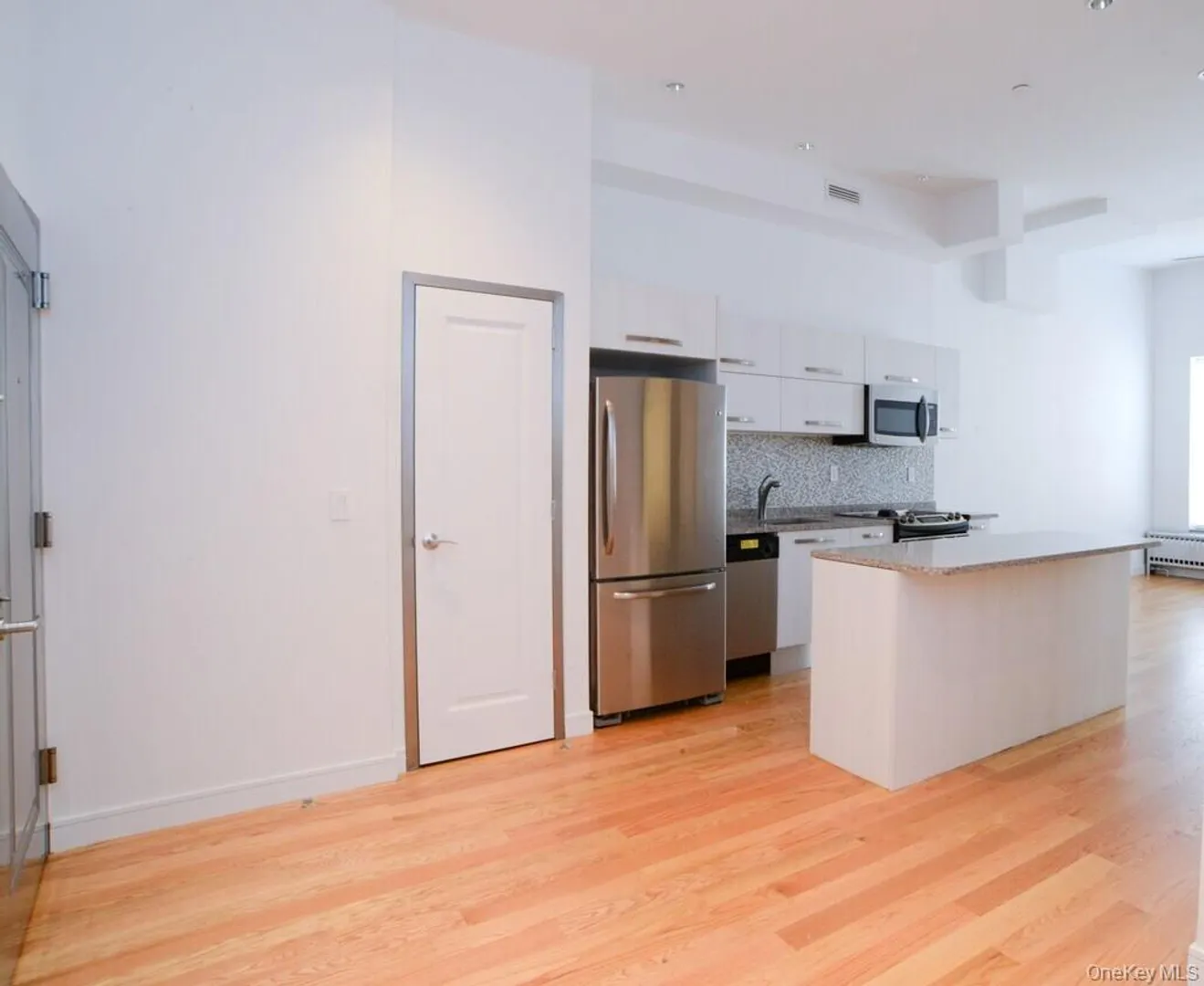 114 Greenpoint Avenue Photo 15