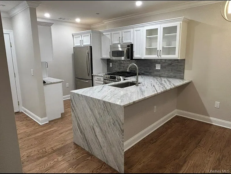 3302 Leeward Drive Photo 1