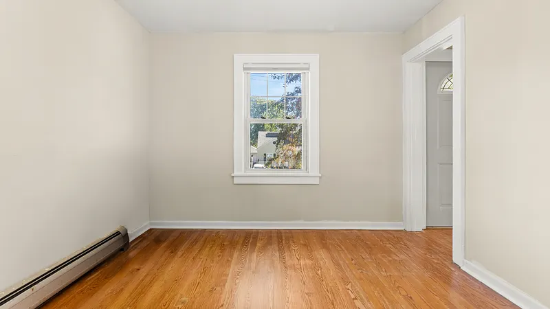 45 Kensington Ave Photo 9