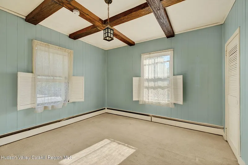 251 Jefferson Heights Photo 9