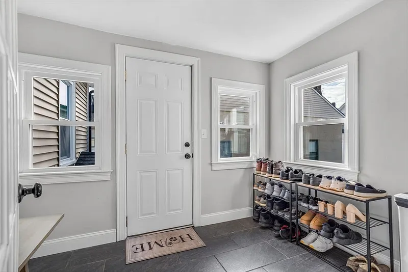 70 Pine St Photo 19