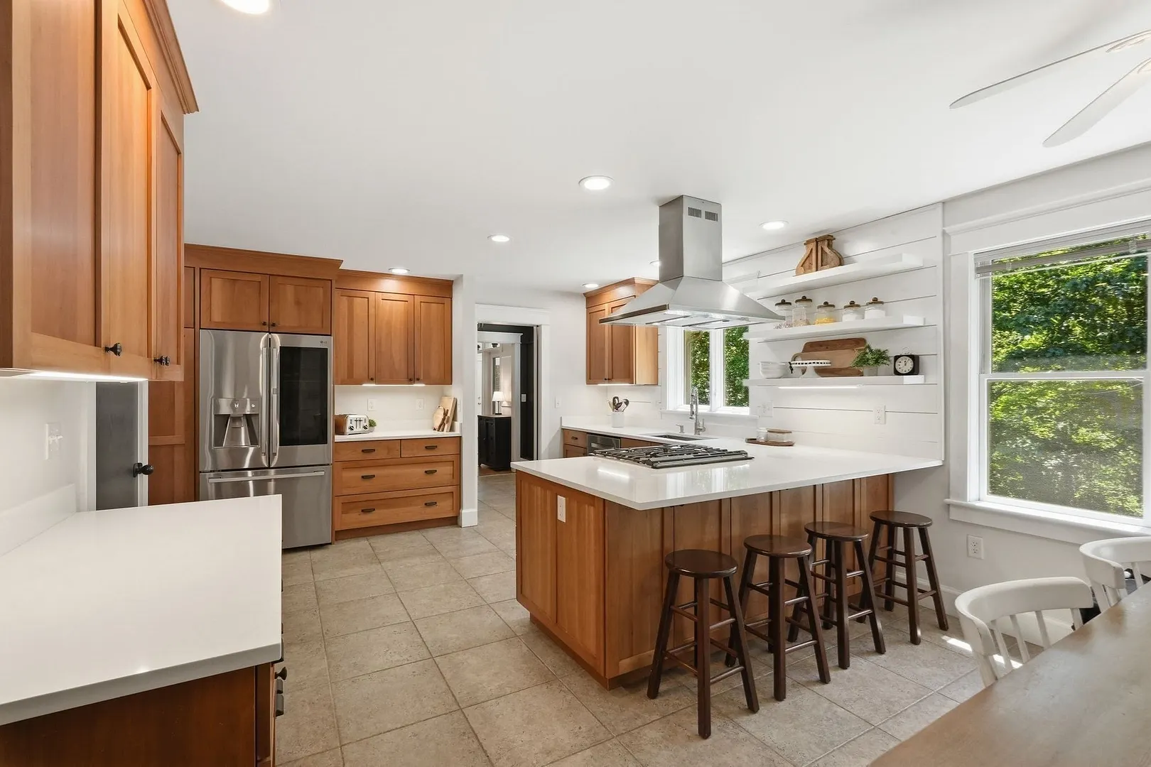 409 Henry St Photo 18