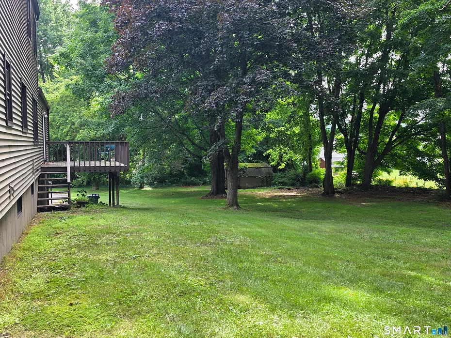 8 Squire Lane Photo 6
