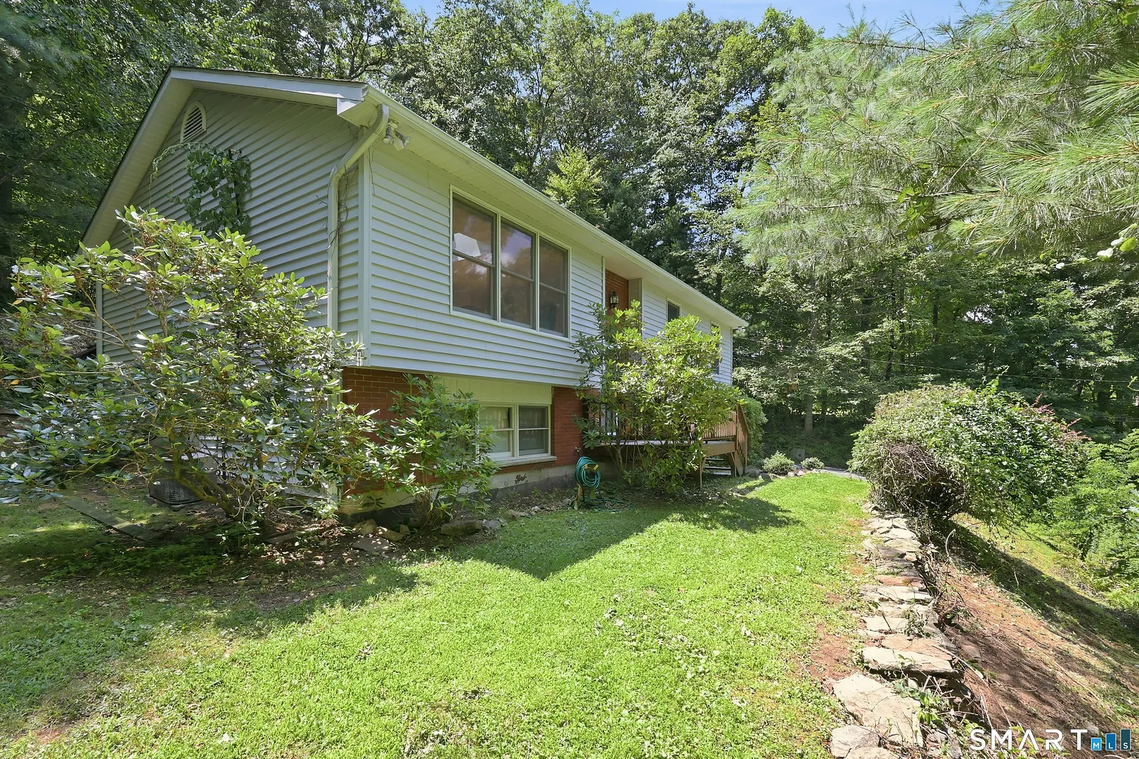 8 Old Bridge Road West Photo 32