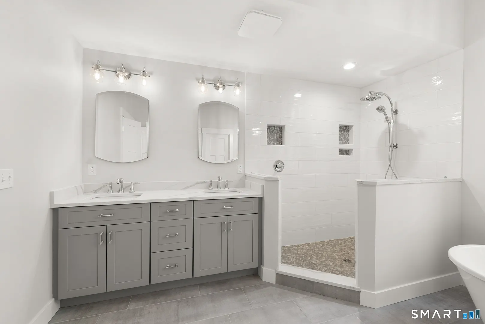 16 Bel Aire Lane Photo 9