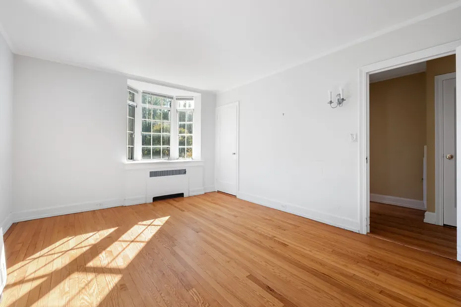 100 Ardsley Avenue W  #4H Photo 19