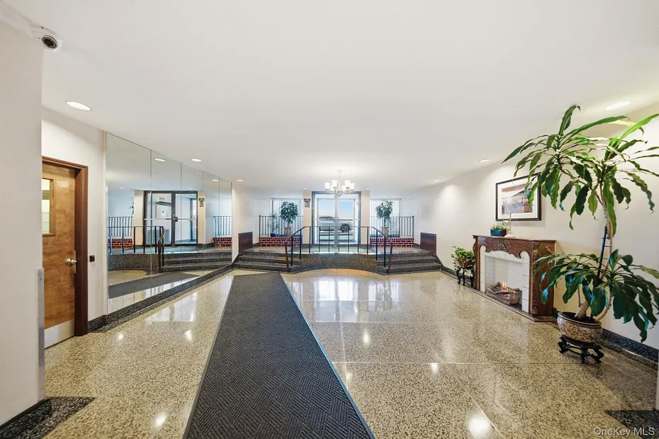 250 N Broadway  #5B Photo 28