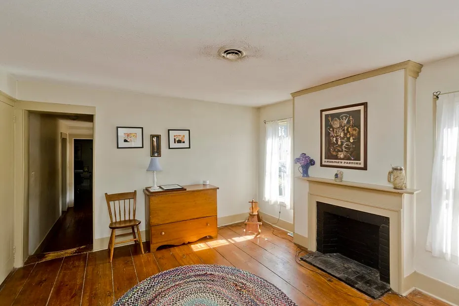 40 Somers Rd Photo 10