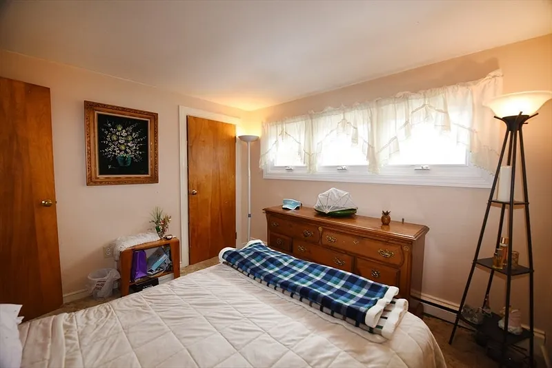 366 Webster St Photo 19
