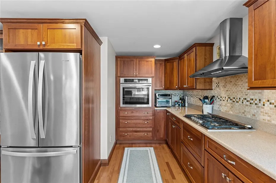 14 Wolcott Avenue Photo 15
