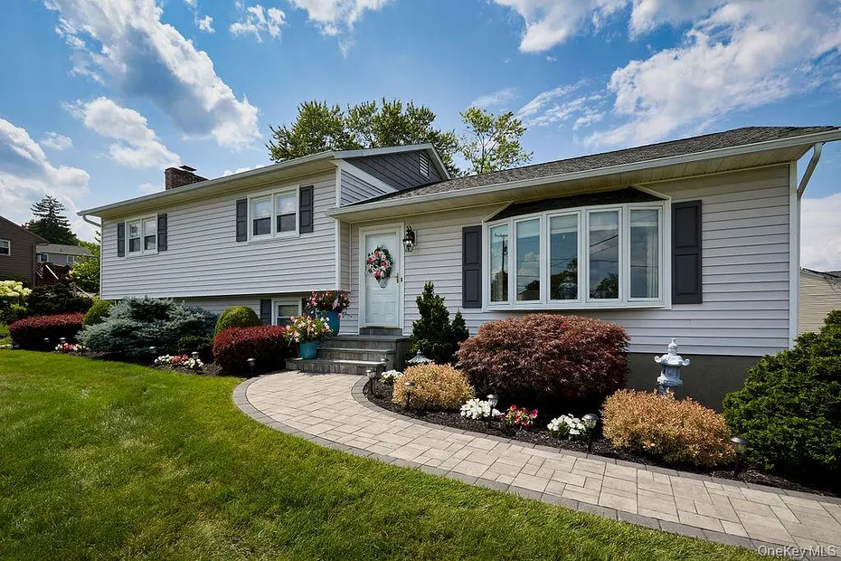 8 Carroll Drive Photo 7