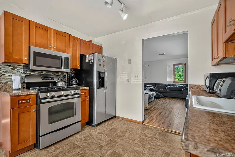 154 Eagleton Drive Photo 2
