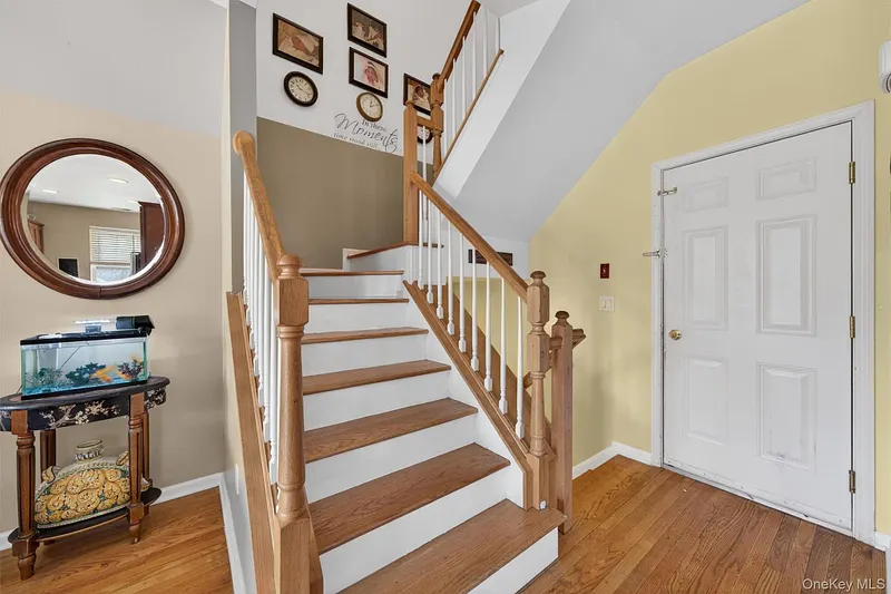 1 High Ridge Lane Photo 7