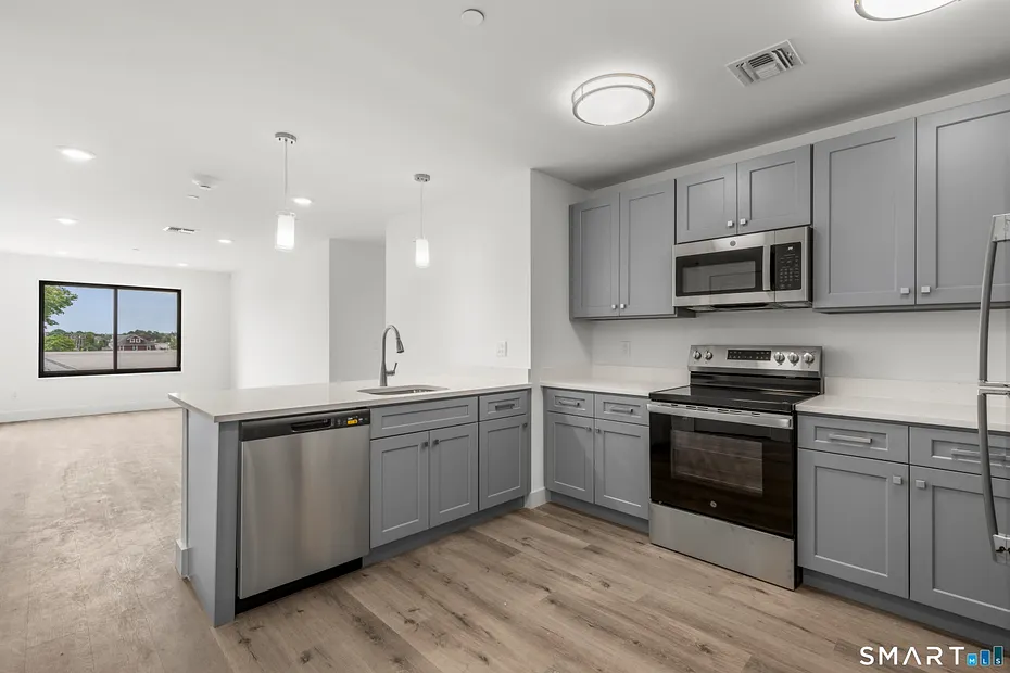 414 Mather Street Photo 17