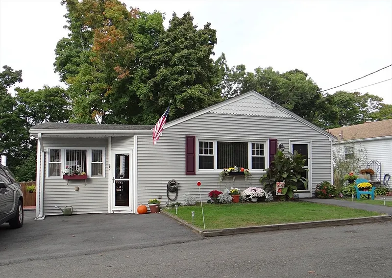 25 Marshall Ave Photo 1