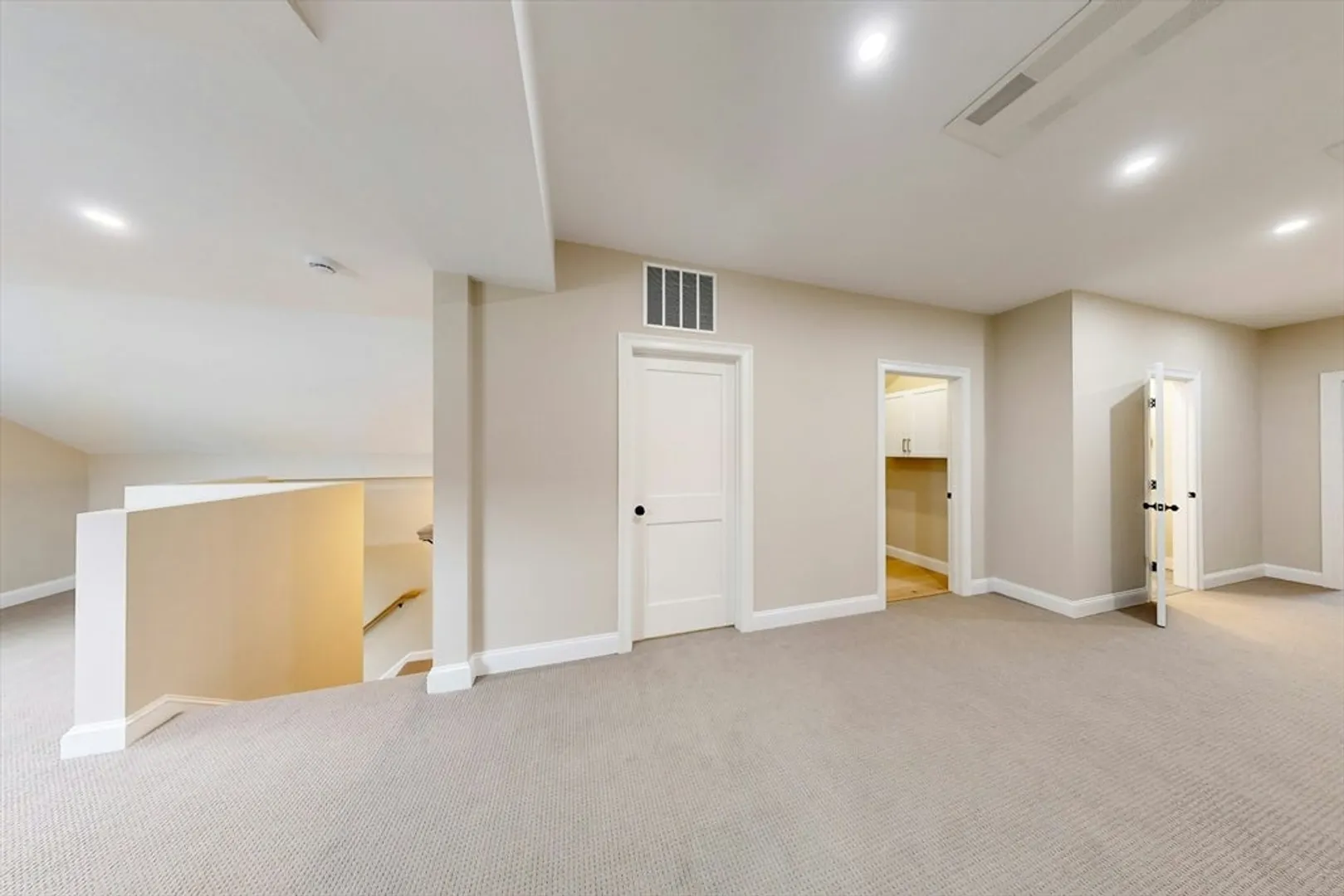 36 Orient Ave  #2 Photo 31