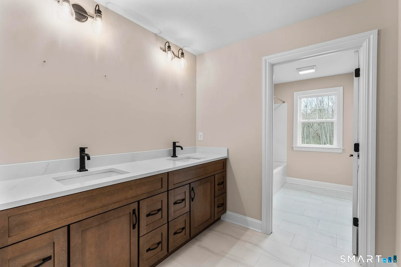 6 Twin Valley Road Photo 14
