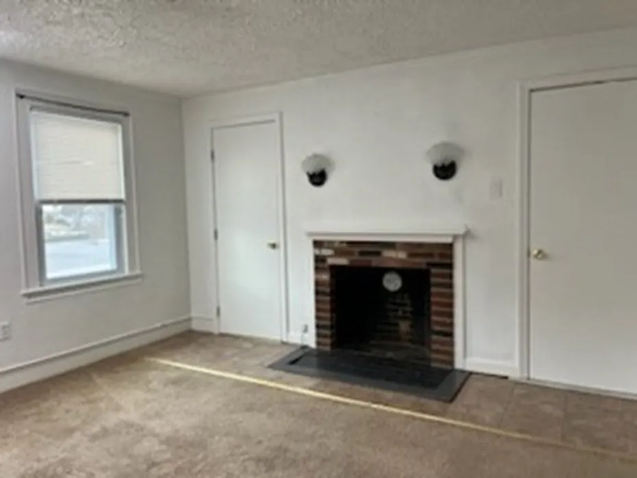 132 Park St  #4 Photo 1