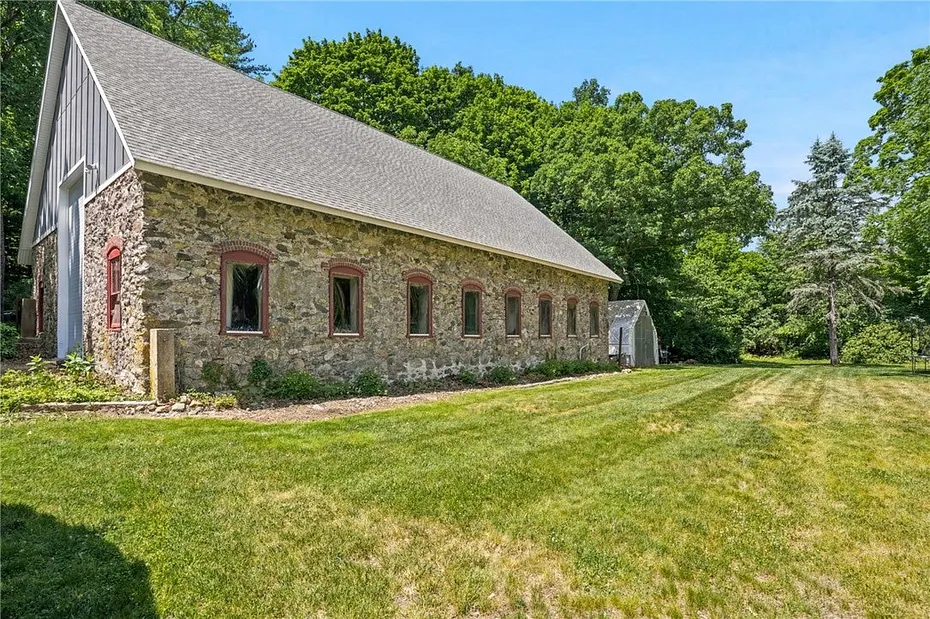 362 Abbott Run Valley Road Photo 3