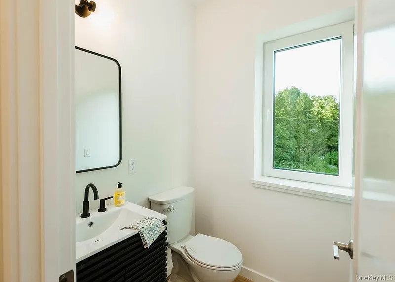 10 A Cooper Street Photo 25