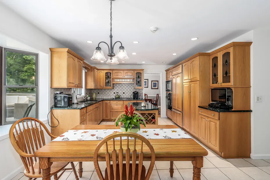 33 Brookwood Drive Photo 14