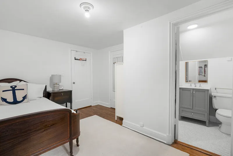 73 Woodlawn Avenue Photo 36