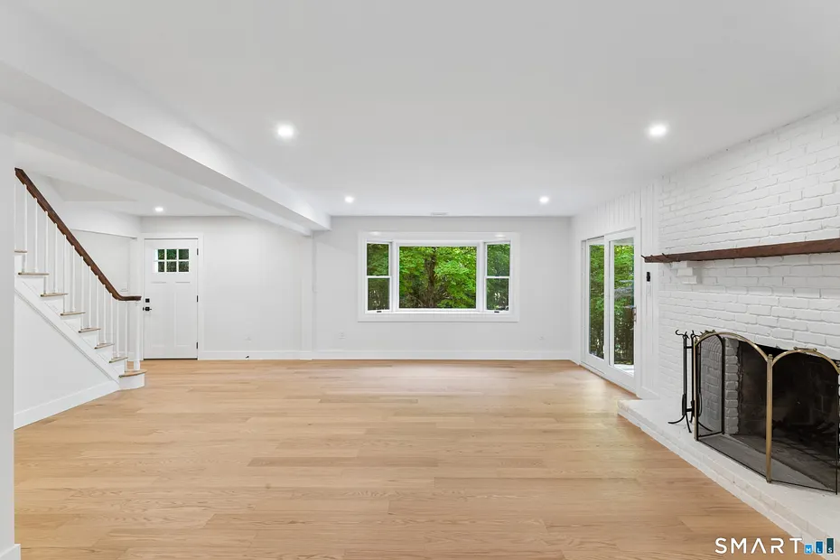 22 East Woods Road Photo 19