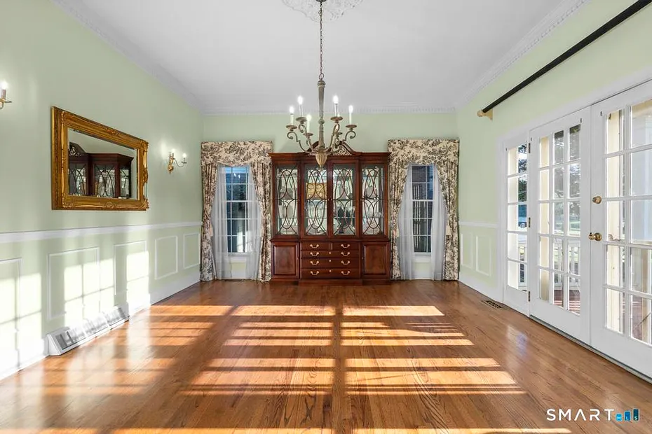 152 West River Street Photo 6