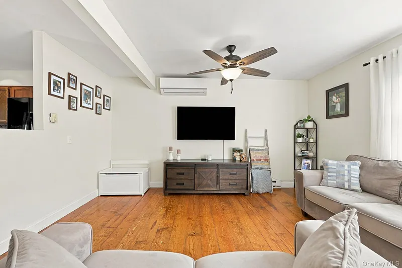 15 Countryman Lane Photo 7