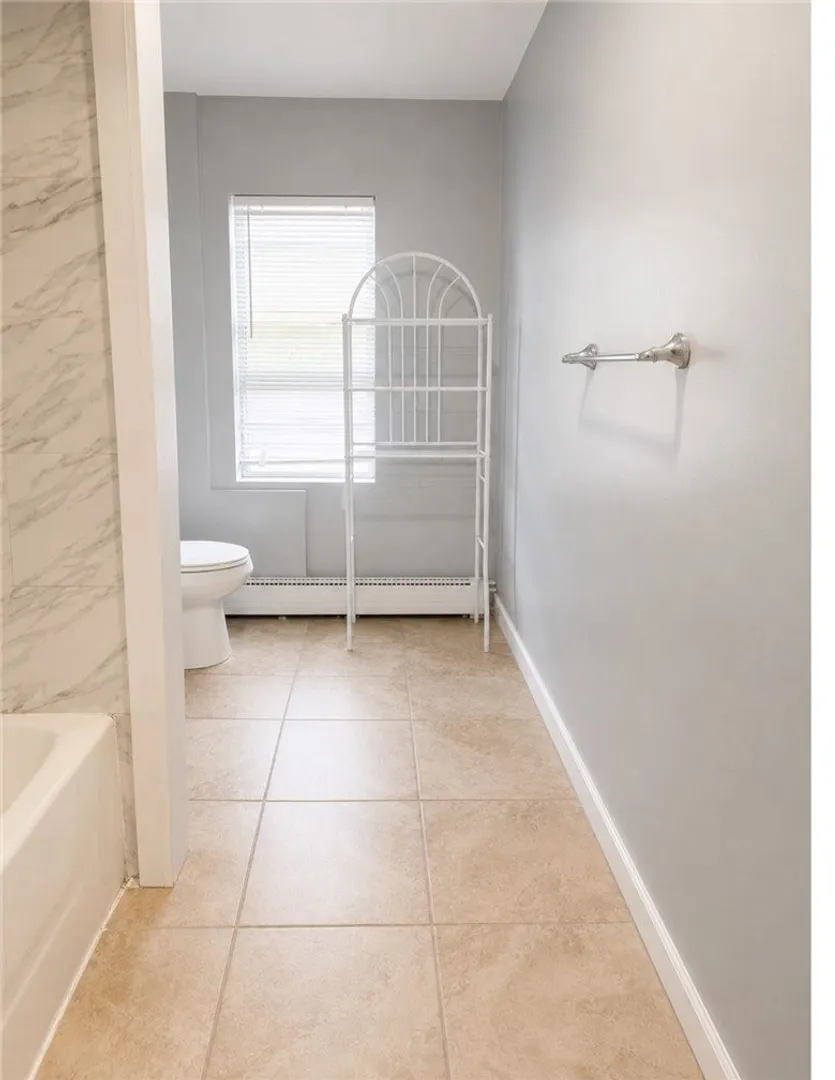 40 Norwich Avenue  #3 Photo 4