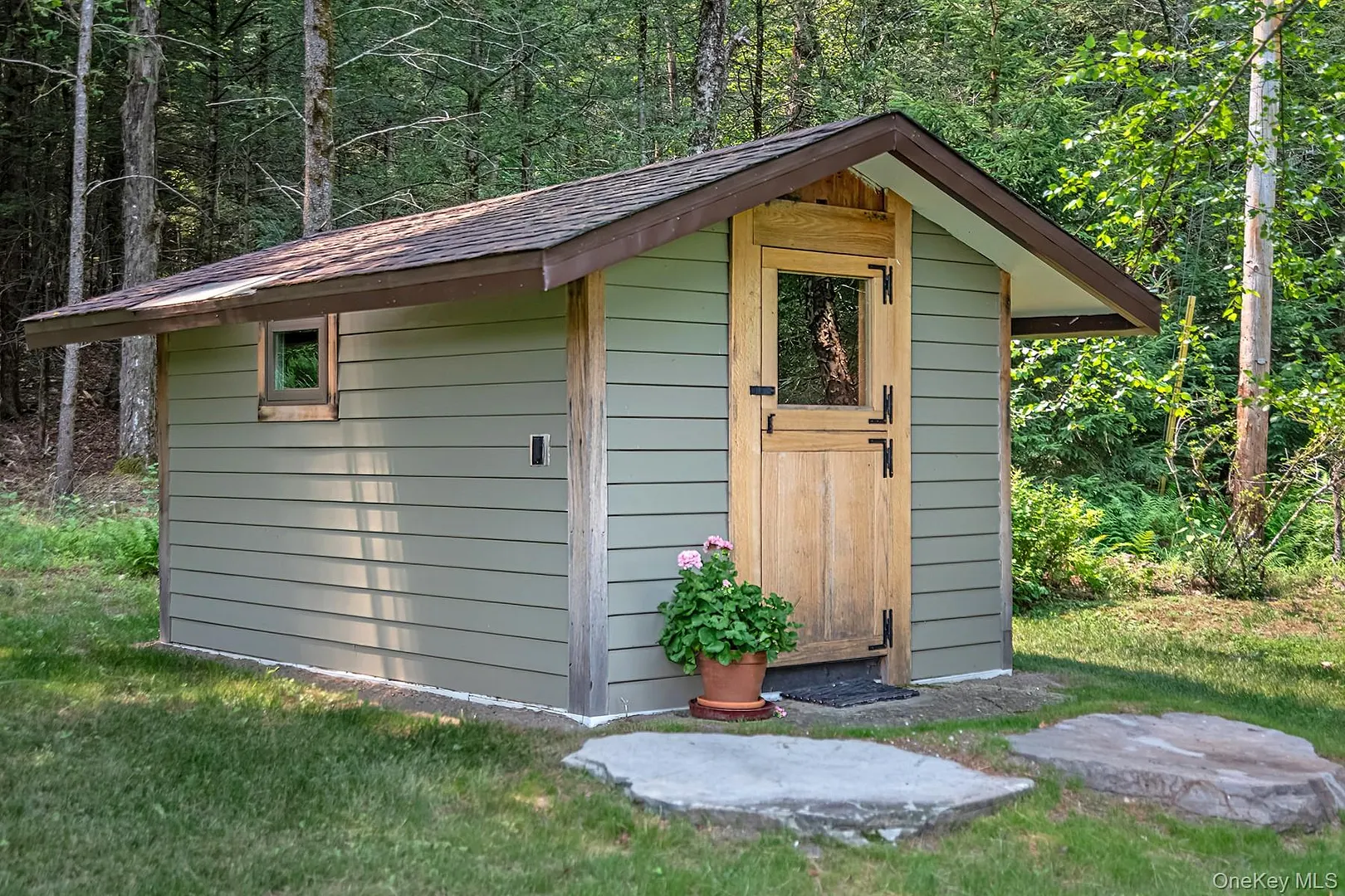 262 Macdaniel Road Photo 39